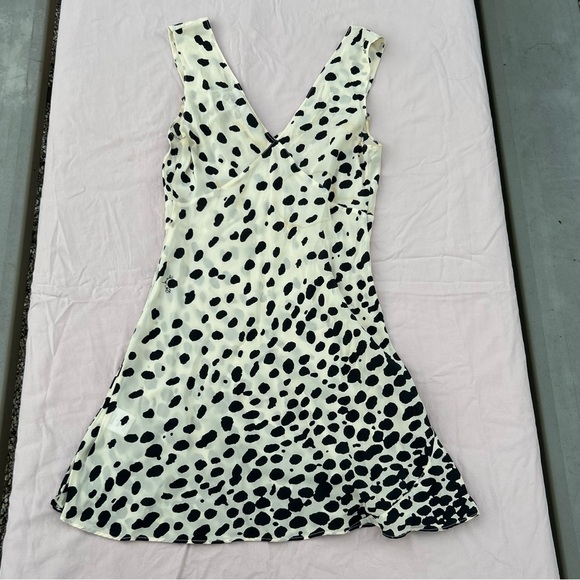 SOLD Elton John for Realisation, 100% Silk Little Jeanie Mini Dress in Snow - Picture 6 of 15